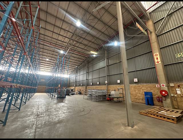 8,500M² WAREHOUSE FOR SALE IN LINBRO PARK